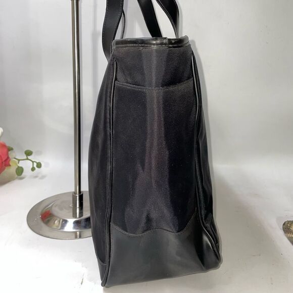 Calvin Klein Carey-On Weekender - Picture 4 of 10